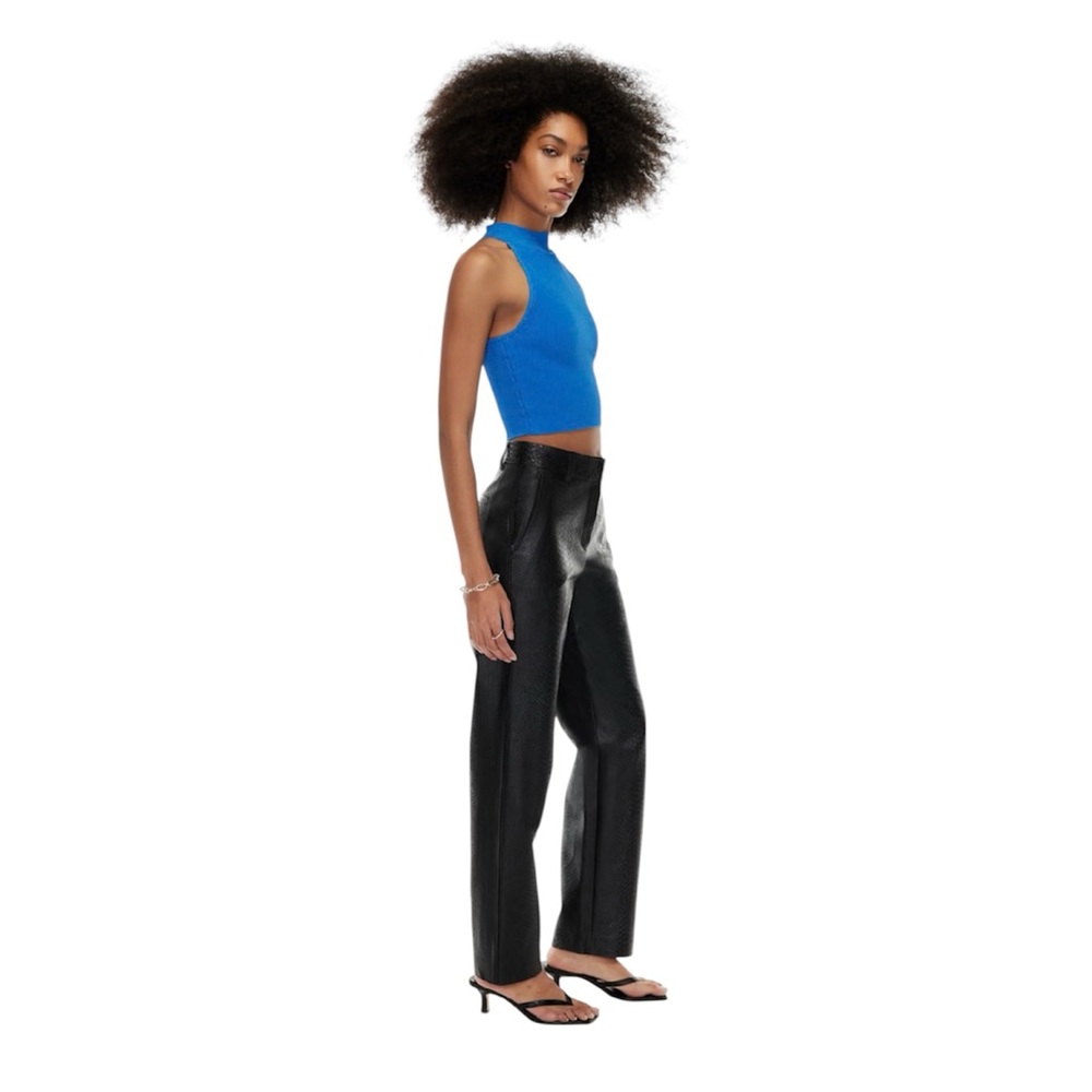 Aritzia
Babaton
Sculpt Knit Mockneck Halter Top - Picture 5 of 9